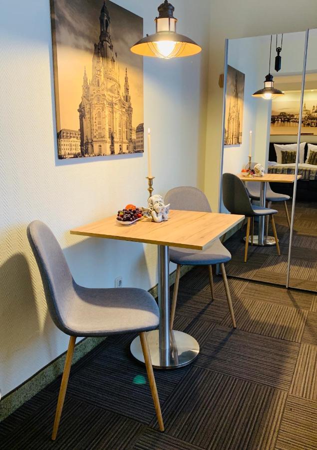 Restaurant Und Pension Zur Puppenstube Stolpen Luaran gambar